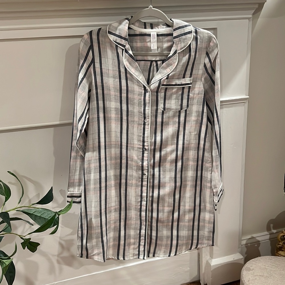 NWOT STARS ANOVE Night Shirt.  Size XS